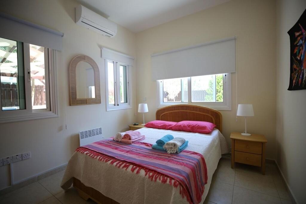 Unique Beach Luxurious Villas Agia Napa Buitenkant foto