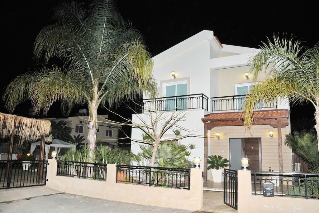 Unique Beach Luxurious Villas Agia Napa Buitenkant foto